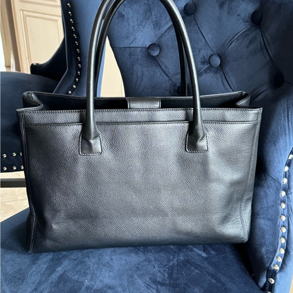 COPY - Chanel Black Cerf Executive Tote - Picture 3 of 10